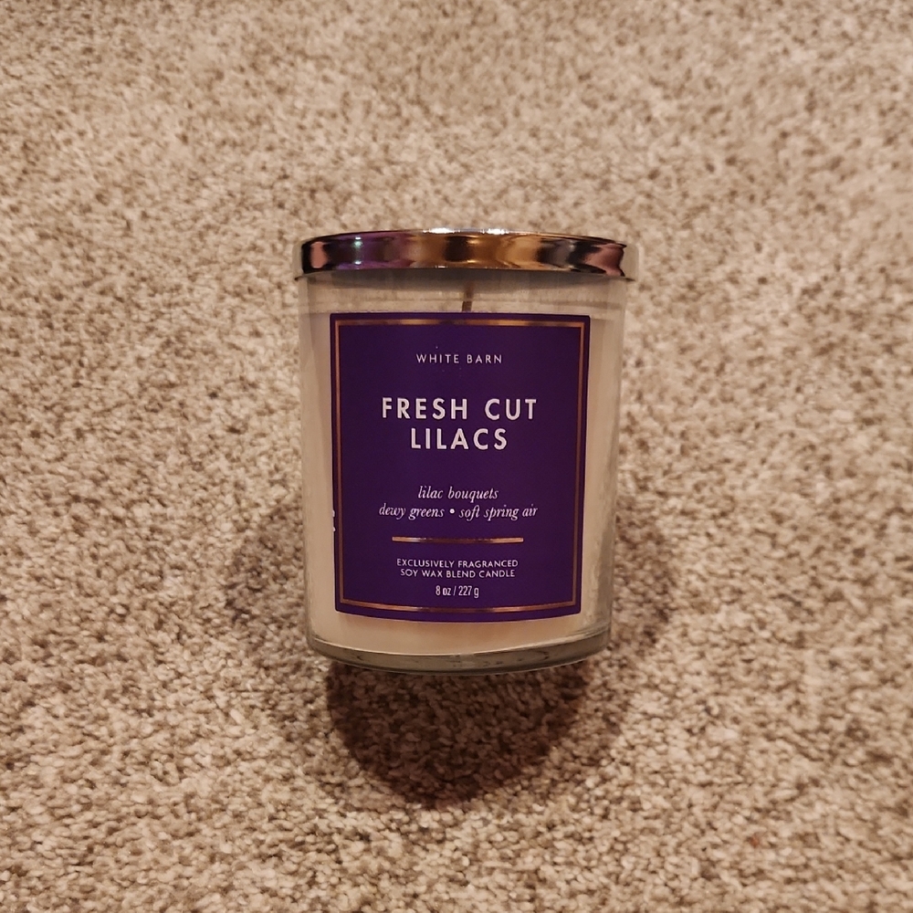 white barn|fresh cut lilacs|8 oz.
